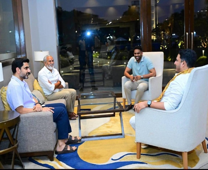 మంత్రి లోకేష్‌ను కలిసిన MLA పులివర్తి నాని