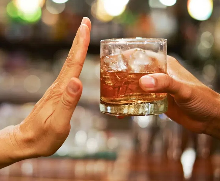 నెల రోజులు మద్యం మానేస్తే వచ్చే మార్పులు