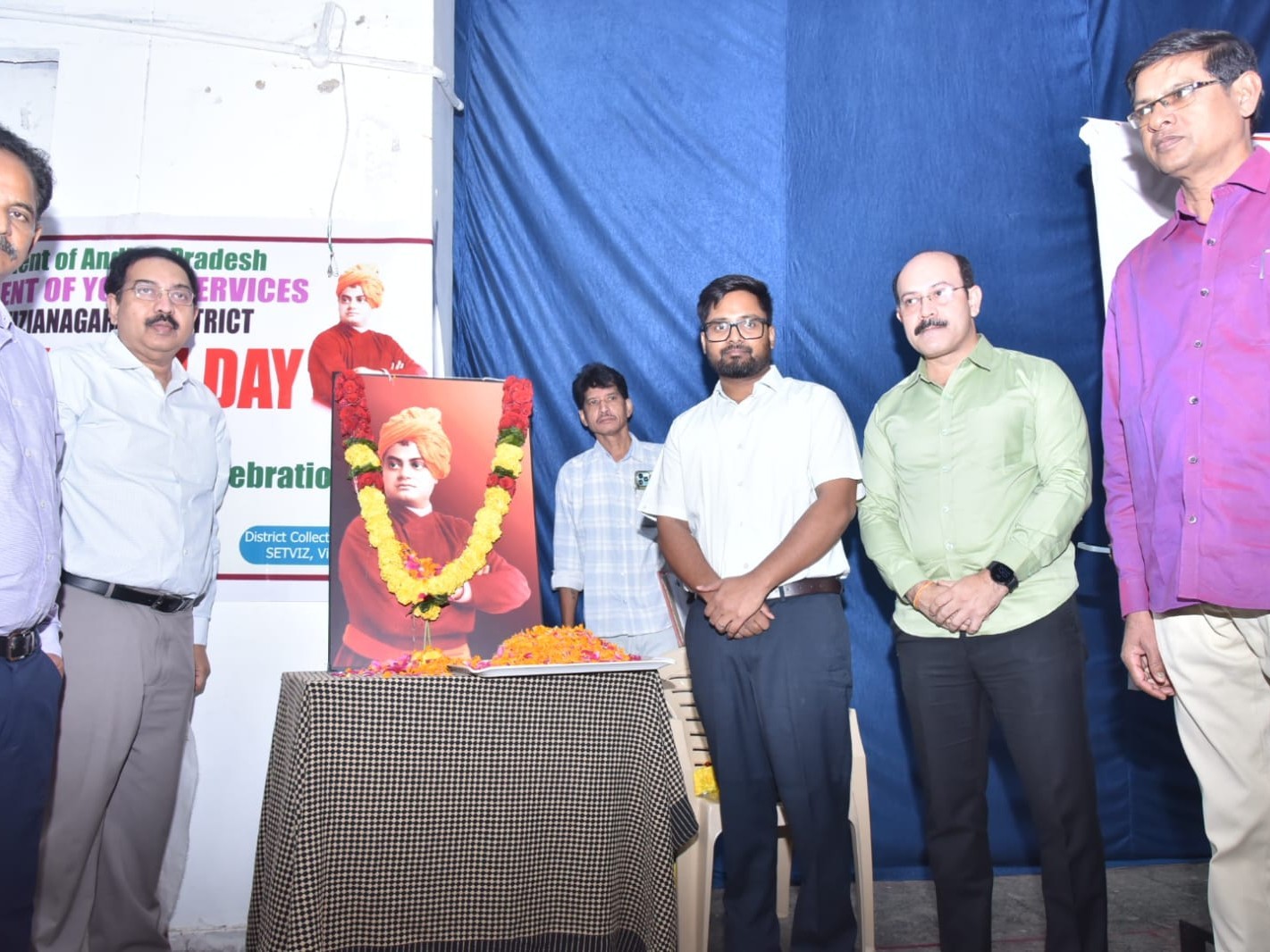 ‘స్వామి వివేకానంద యువతకు మార్గదర్శకుడు’