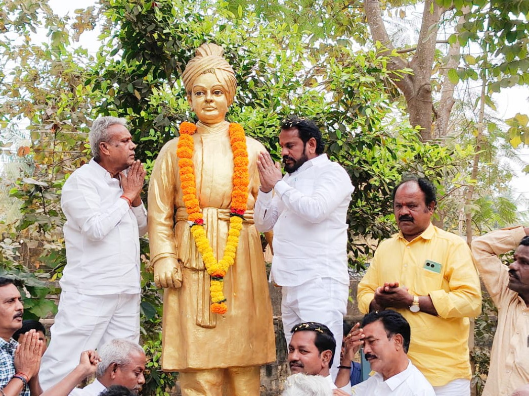 ‘వివేకానందుడి అడుగుజాడల్లో యువత నడవాలి’