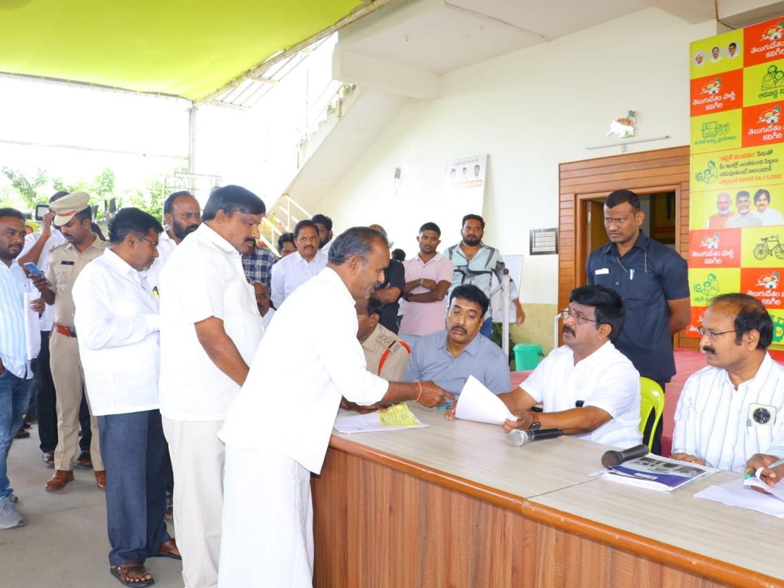 ప్రజల సమస్యలు పరిశీలించేందుకే ప్రజా దర్బార్: ఎమ్మెల్యే