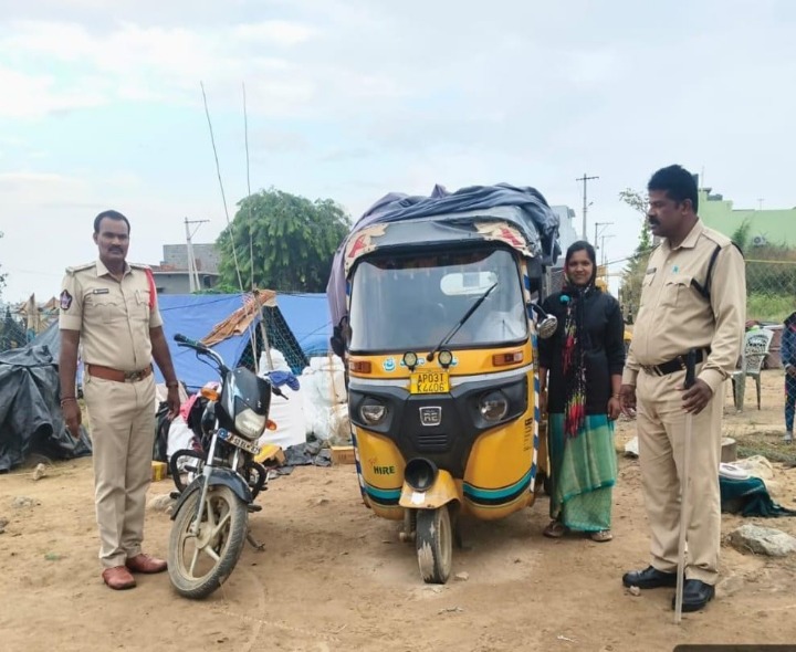 కార్డన్ సెర్చ్‌లో 15 బైక్‌లు, 3 ఆటోలు సీజ్