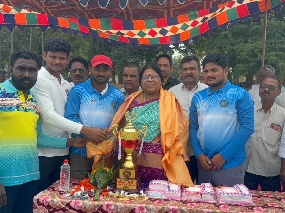 పోతనాపల్లి ప్రీమీయం లీగ్ ప్రారంభించిన ఎమ్మెల్యే