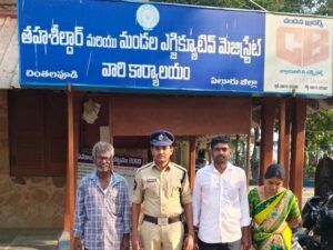 Puri Jagannadh with his son akash puri