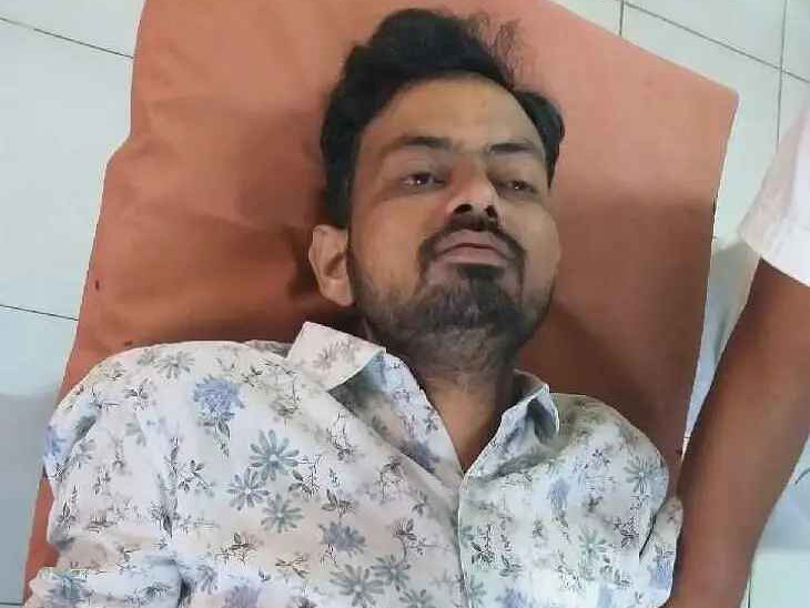 టిప్పర్ ఢీకొని విరుపాక్షికి గాయాలు