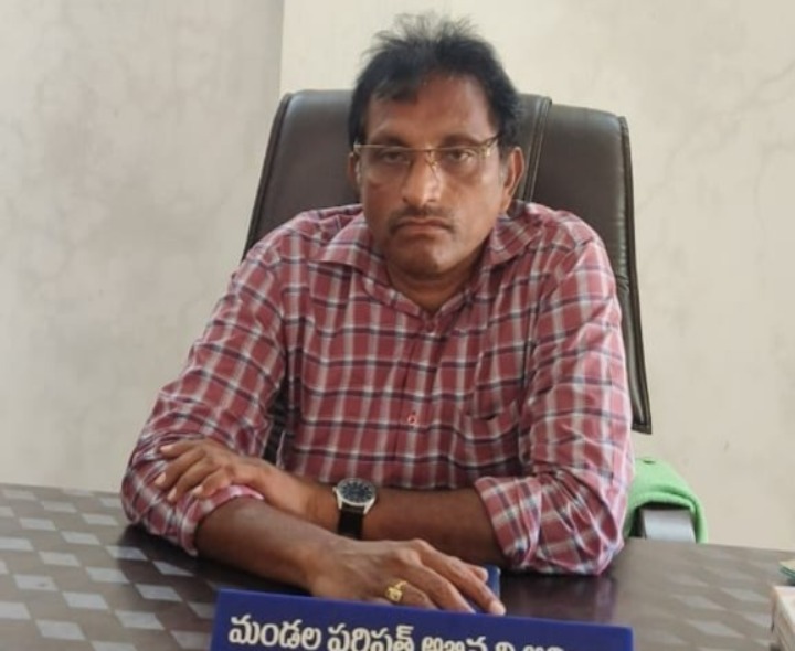 పరిసరాల పరిశుభ్రతకు సహకరించాలి: ఎంపీడీవో