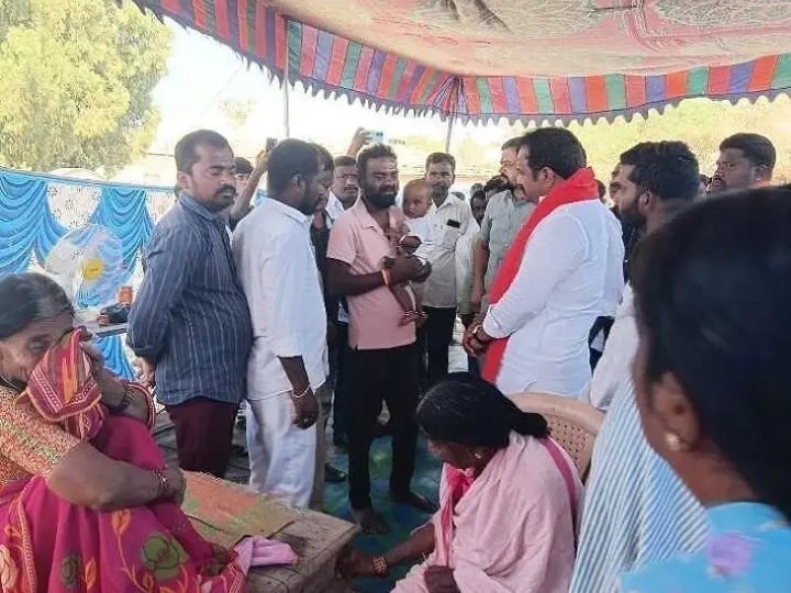 కార్యకర్త కుటుంబాన్ని పరామర్శించిన ఎమ్మెల్యే