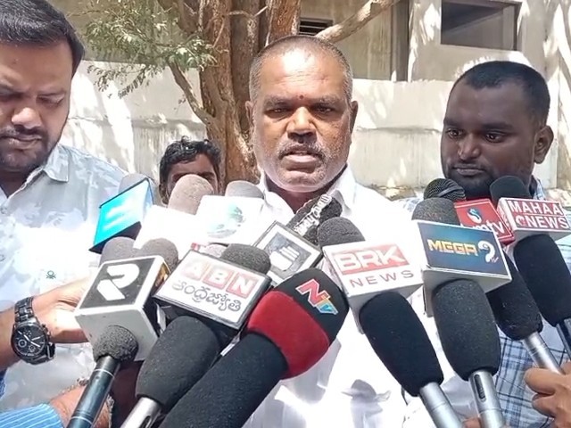 మదనపల్లిలో రూ. 60 లక్షల భూ అగ్రిమెంట్ వివాదం