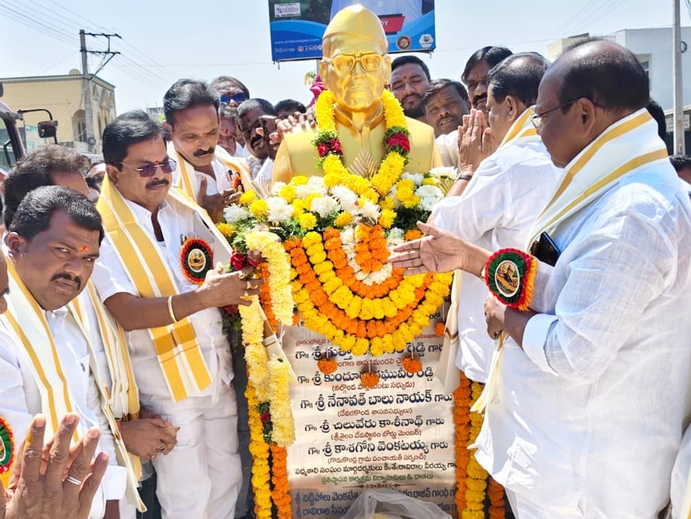 మాల్‌లో కొండా లక్ష్మణ్ బాపూజీ విగ్రహావిష్కరణ
