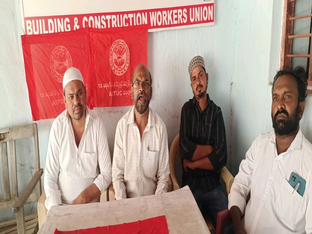 ‘కార్మికుల సమస్యలను పరిష్కరించాలి’