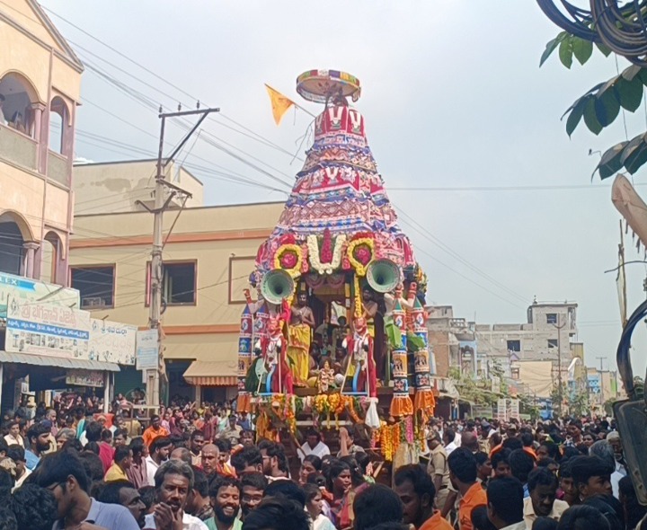 రమణీయంగా సాగిన రథోత్సవం