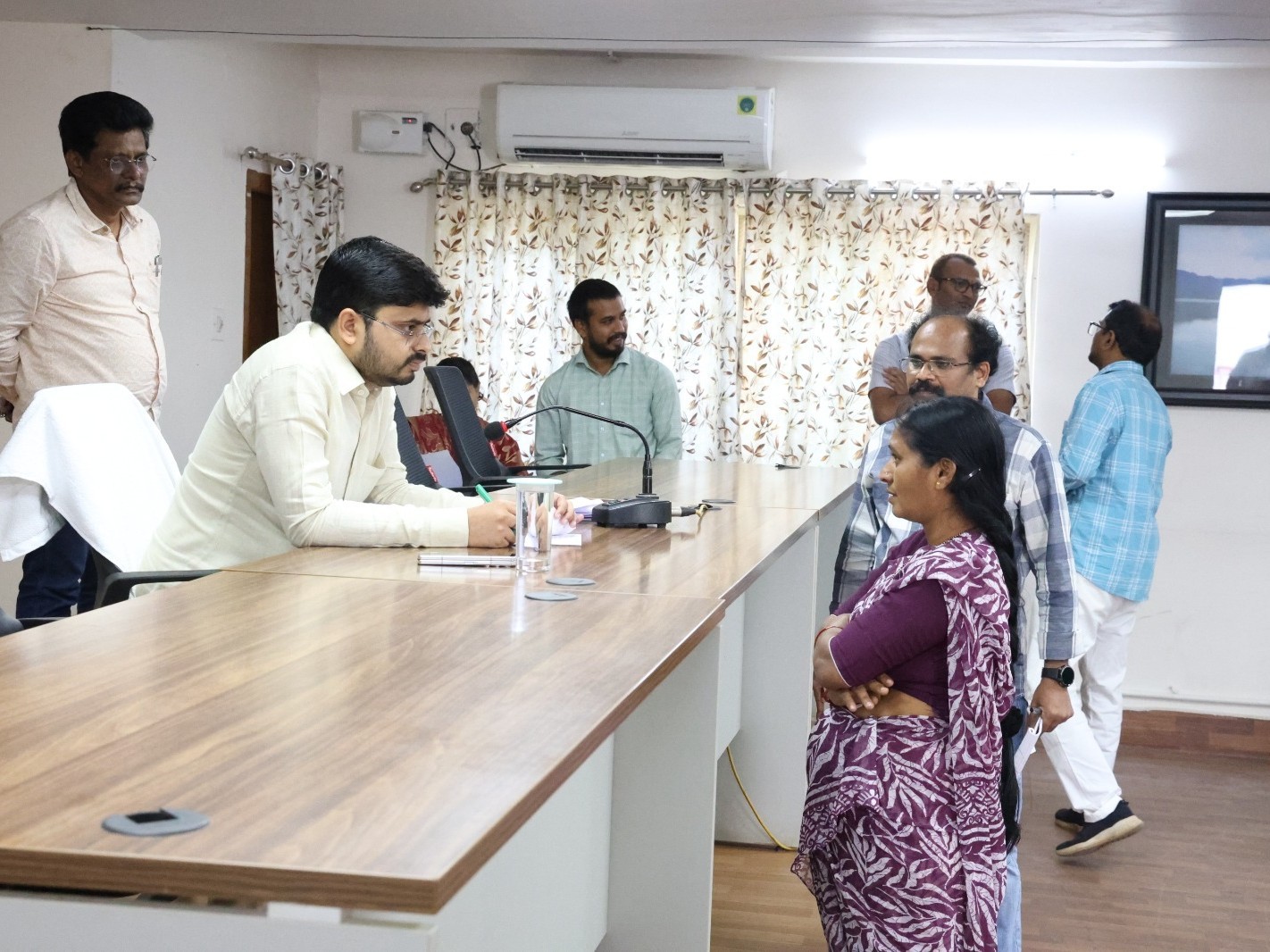 ఉద్యోగుల సమస్యలపై గ్రీవెన్స్