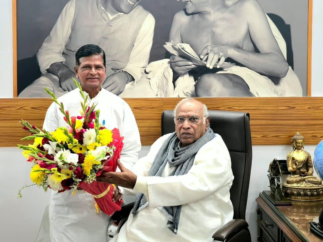 ఏఐసీసీ అధ్యక్షులు మల్లికార్జున ఖర్గేతో చిన్నారెడ్డి భేటీ