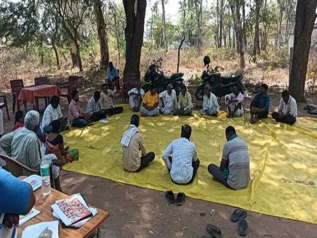 సావర్గవ్‌లో తాగునీటి సమస్యపై గ్రామసభ