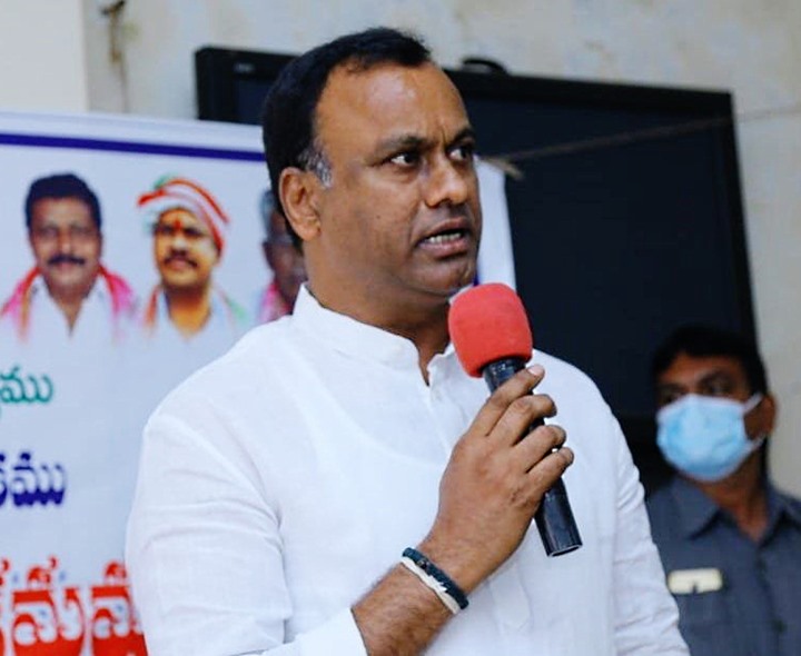 ప్రజలకు సమాధానం చెప్పాలి: రాజగోపాల్