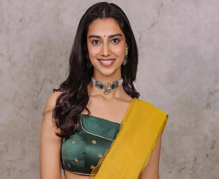 బాలీవుడ్‌లోకి మీనాక్షి చౌదరి ఎంట్రీ..!