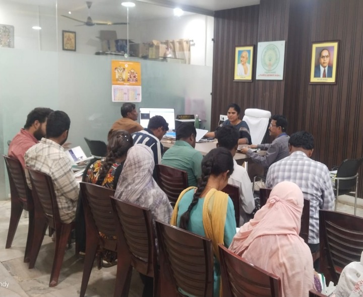 LRS స్కీం‌పై టౌన్ ప్లానింగ్ సిబ్బందితో సమావేశం