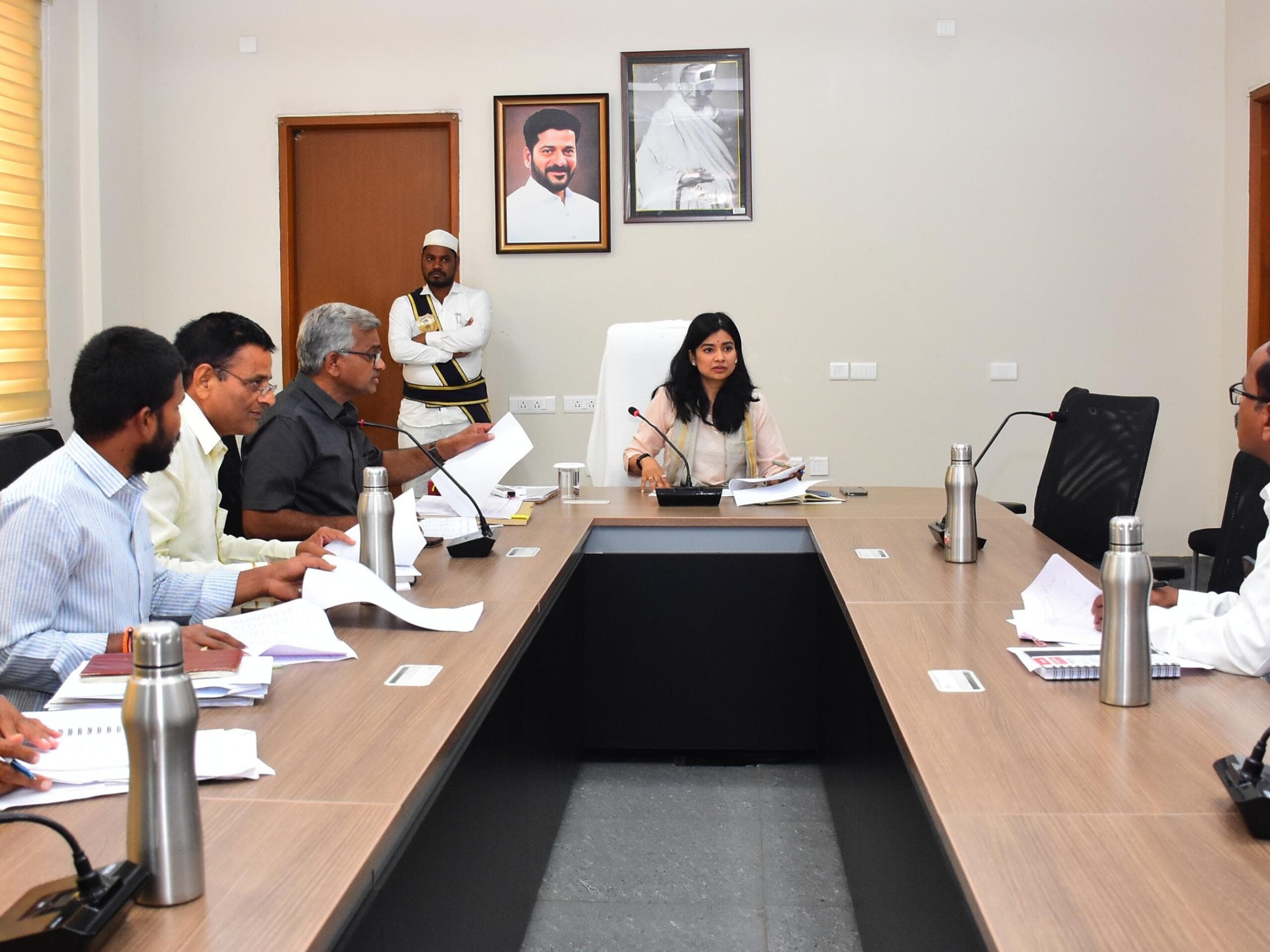 విద్యాలయాల్లో అభివృద్ధి పనులపై సమీక్ష