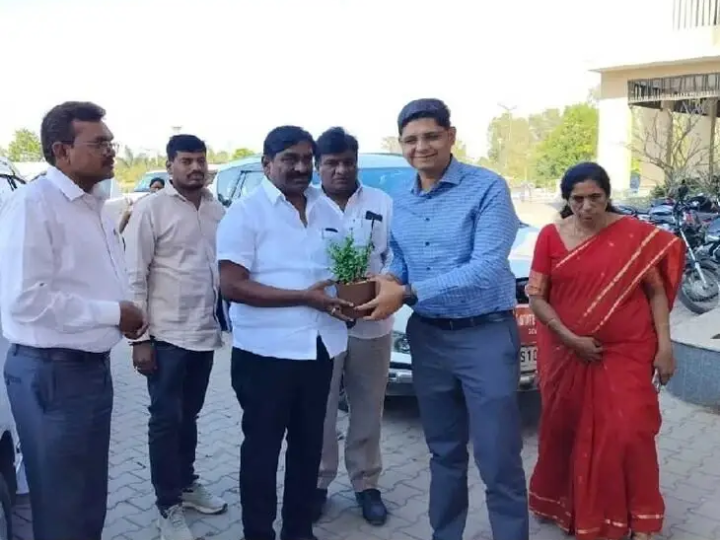 కామారెడ్డికి ఫుడ్ కమిషన్ ఛైర్మన్.. స్వాగతం పలికిన కలెక్టర్