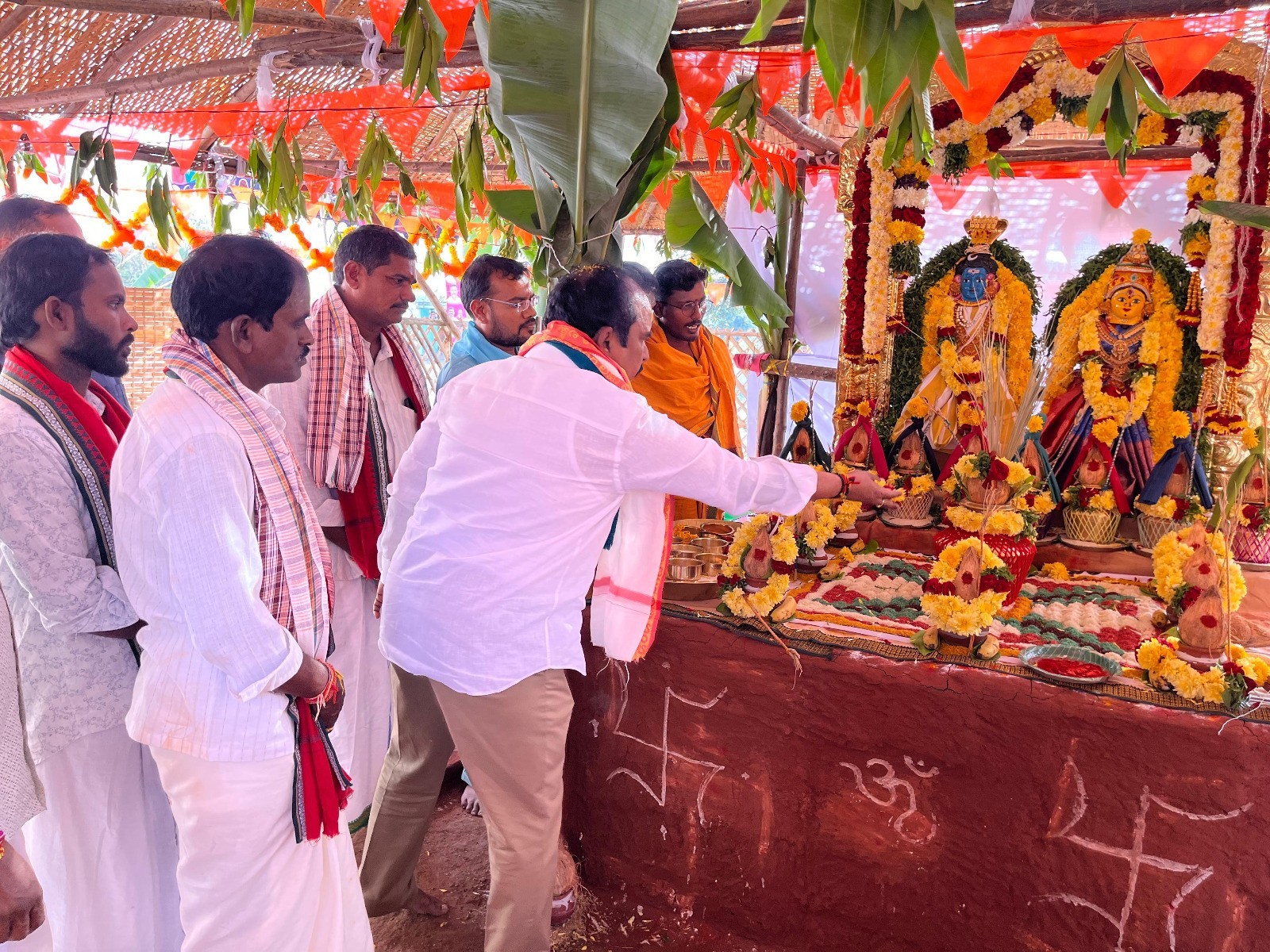 వైభవంగా విగ్రహ ప్రతిష్టాపన మహోత్సవం