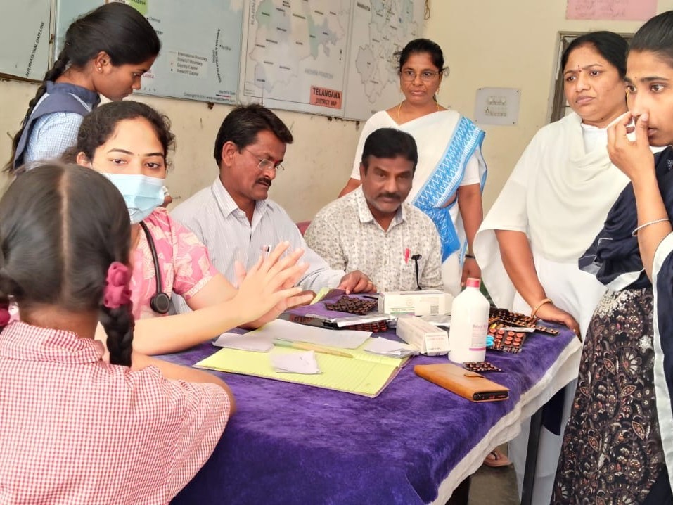 ‘పరిసరాలను పరిశుభ్రంగా ఉంచుకోవాలి’