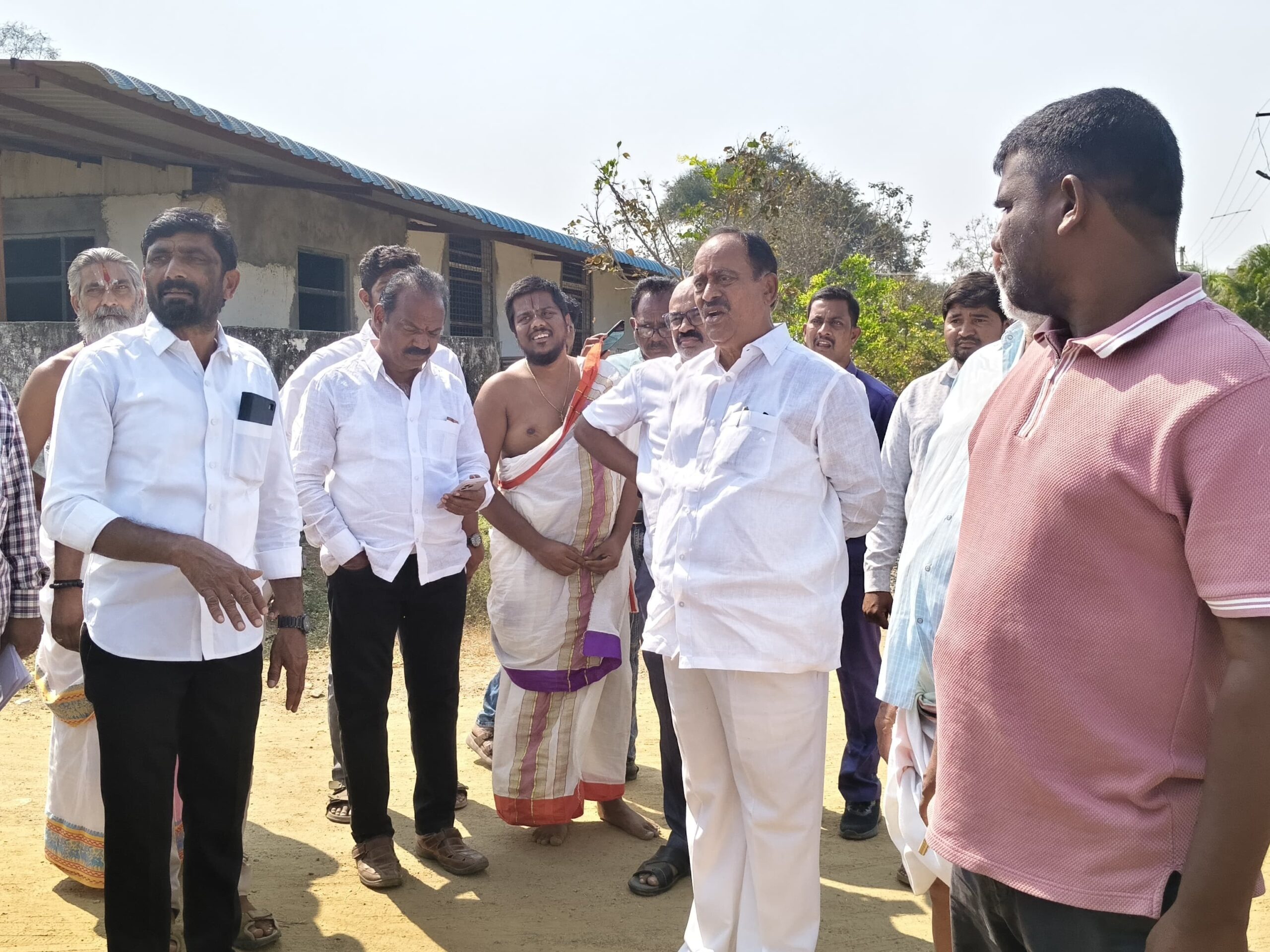 కొమ్మాల జాతర ఏర్పాట్లపై ఎమ్మెల్యే సమీక్ష