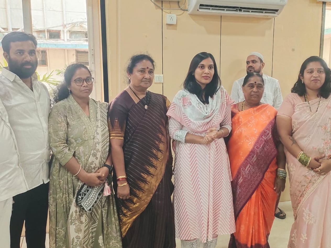 కలెక్టర్‌ను కలిసిన మున్సిపల్ ఛైర్మన్