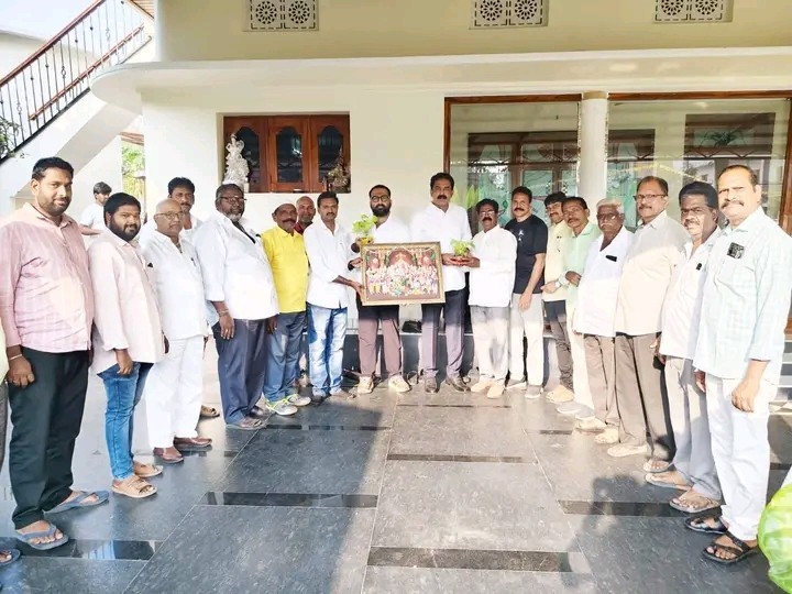 బీసీ సెల్ కమిటీకి శుభాకాంక్షలు తెలిపిన ఎమ్మెల్యే