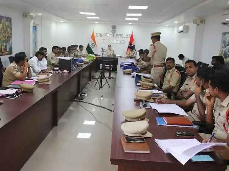 పెండింగ్ కేసులపై దృష్టి సారించాలి: ఎస్పీ