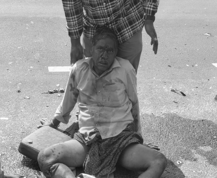 రోడ్డు ప్రమాదం.. ఇద్దరికీ తీవ్ర గాయాలు