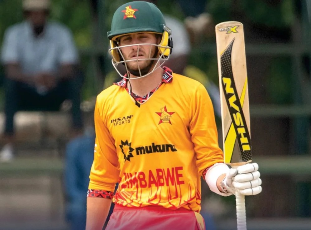 జింబాబ్వే బ్యాటర్‌ అరుదైన ఘనత