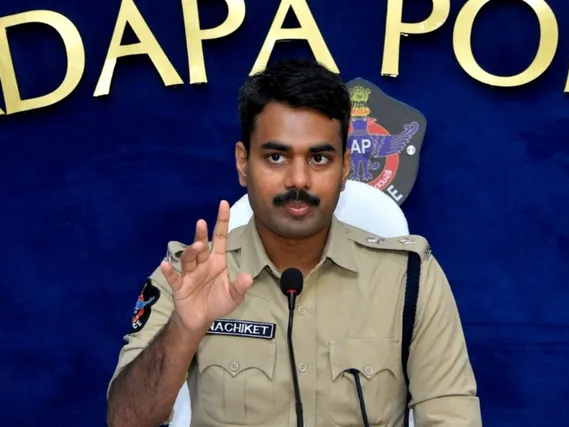 రౌడీ షీటర్లపై అప్రమత్తంగా ఉండండి : ఎస్పీ