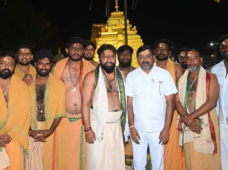 మల్లన్న సేవలో కార్మిక శాఖ మంత్రి