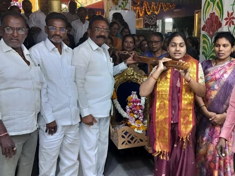 భక్తి మార్గంలో పయనించాలి: మున్సిపల్ ఛైర్మన్