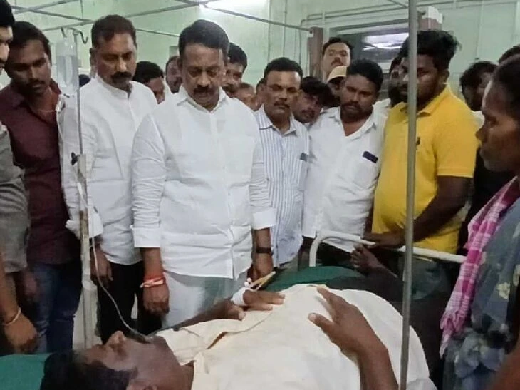 టీడీపీ నాయకుడిని పరామర్శించిన ఎమ్మెల్యే