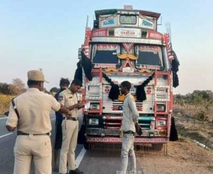 అక్రమంగా తరలిస్తున్న బియ్యం స్వాధీనం