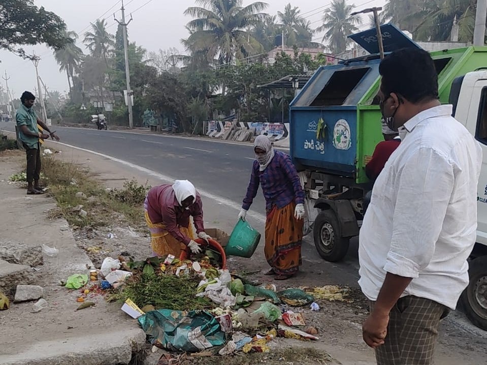 ముమ్మరంగా చెత్త తొలగింపు పనులు