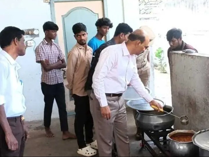 ‘మెనూ ప్రకారం పౌష్టికాహారం అందించాలి’