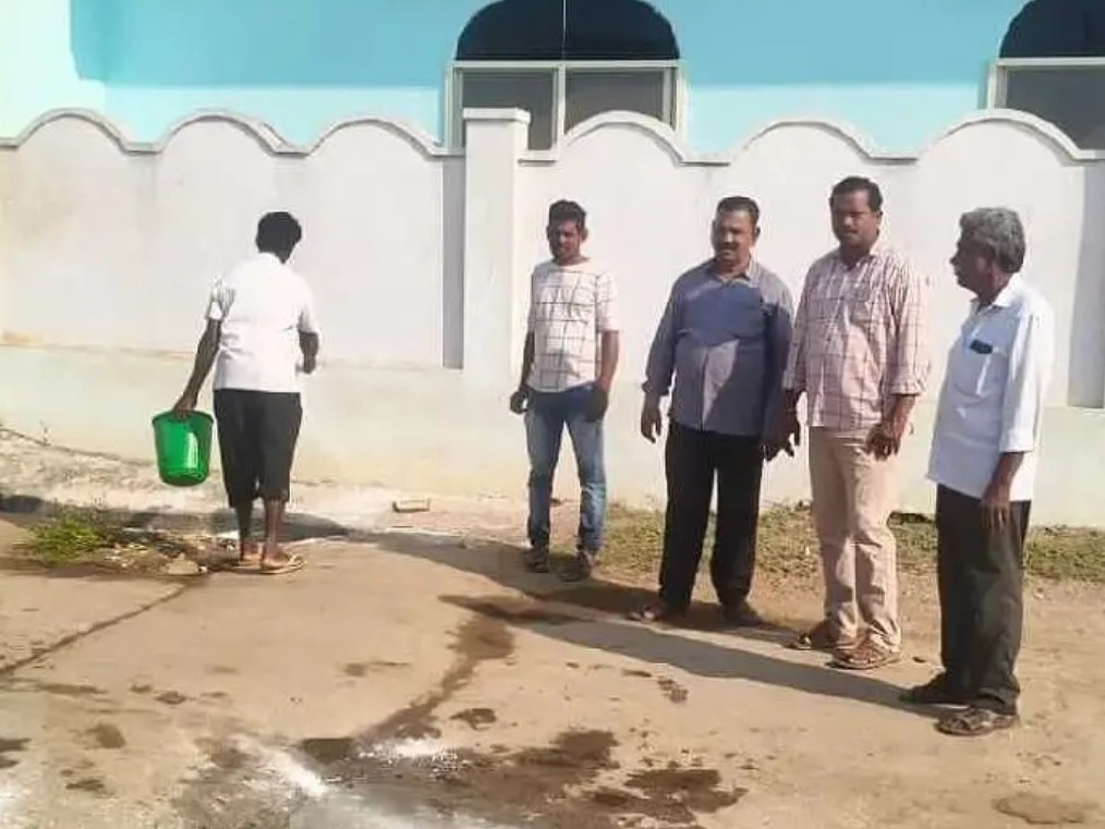 రంజాన్ సందర్భంగా మసీదు వద్ద శుభ్రత చర్యలు