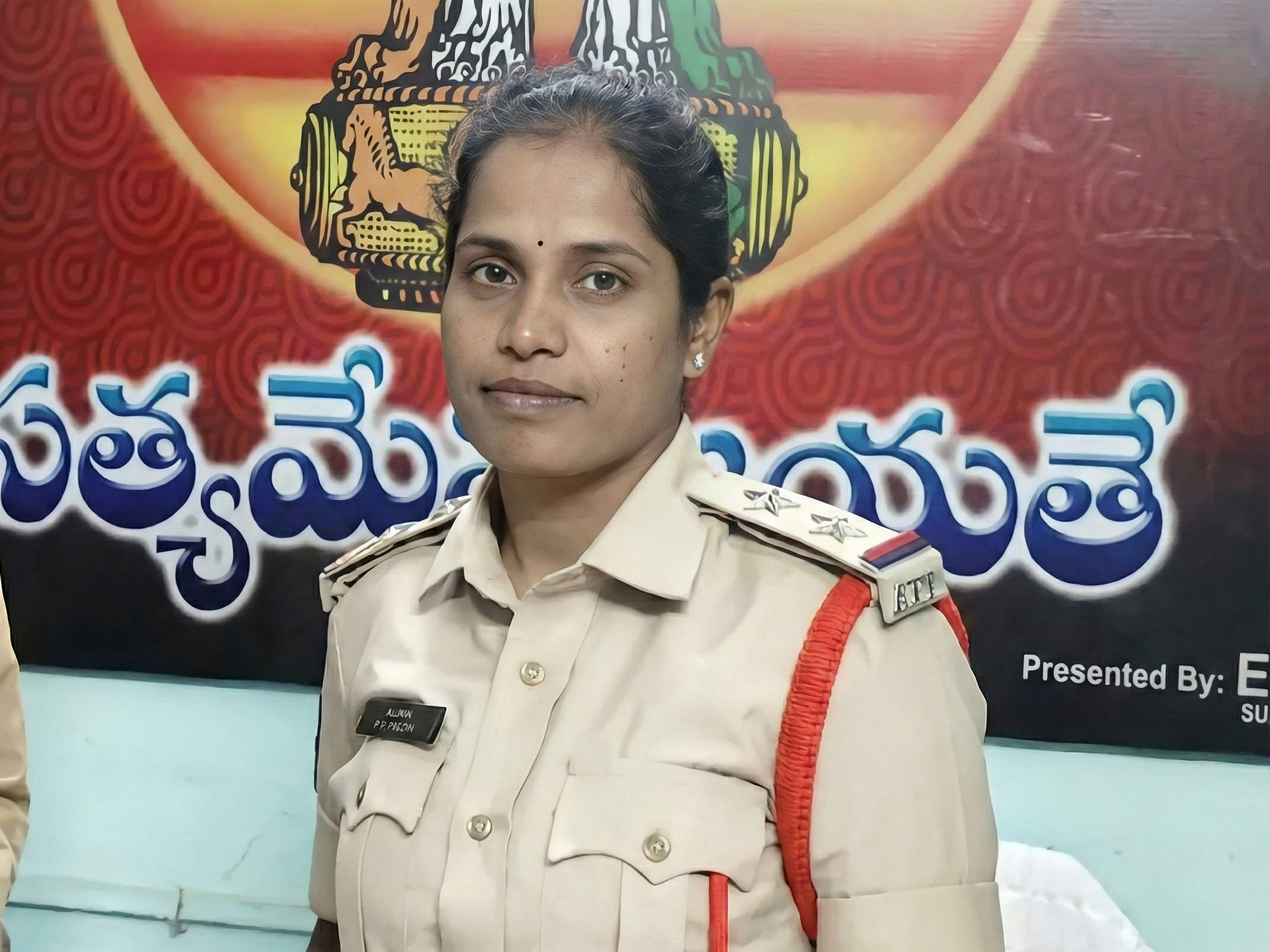 చోరీలపై ఎస్సైహెచ్చరిక