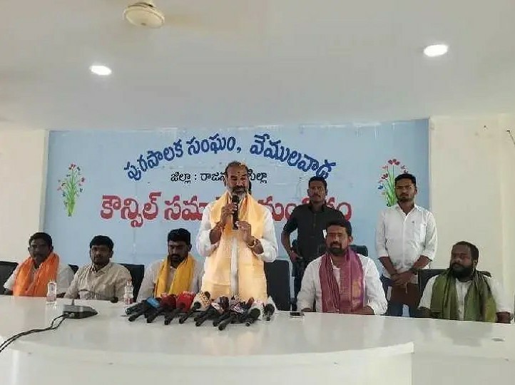 మున్సిపాలిటీ బాధ్యతలు స్వీకరించిన ఛైర్మన్