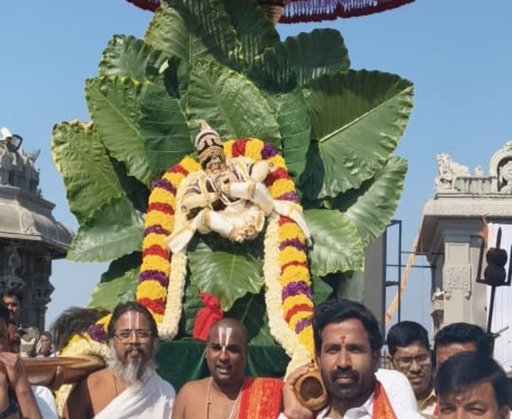 వటపత్రశాయిగా యాదగిరీశుడు
