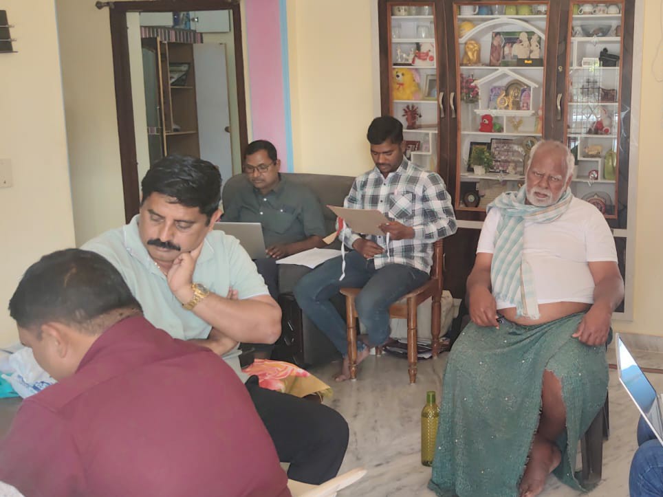 అగ్రికల్చర్ జేడీ నివాసంలో ఏసీబీ దాడులు