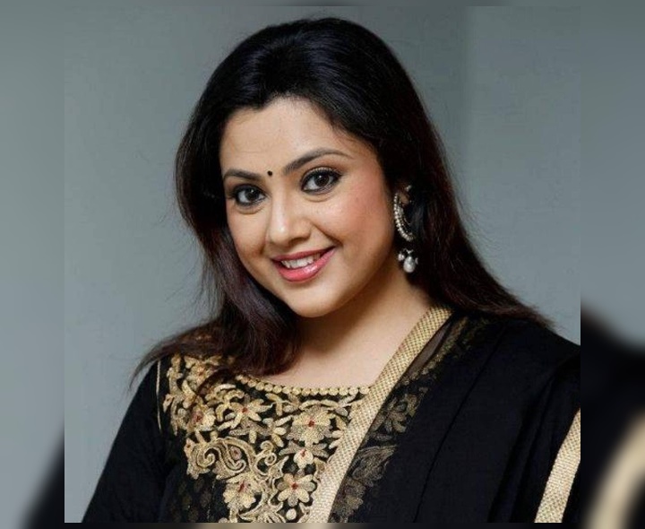 తప్పొప్పులు చెప్పడం వరకే మన బాధ్యత: మీనా