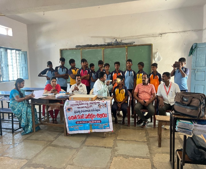 ‘విద్యార్థులు సెల్ ఫోన్‌లకు దూరంగా ఉండాలి’