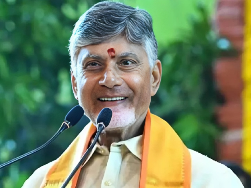దివ్యాంగులకు వాహనాలు పంపిణీ చేసిన సీఎం