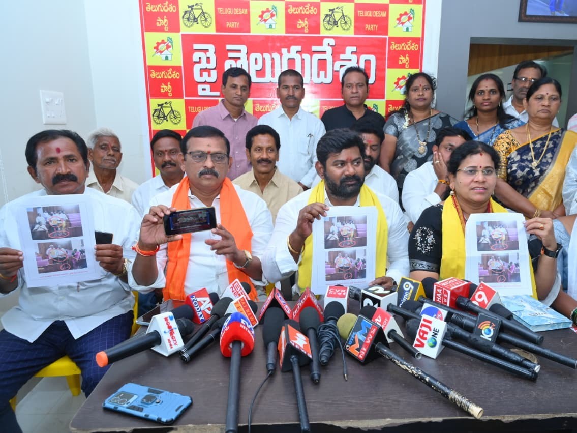 హిందువులు మనోభావాలను దెబ్బతీయటమే వైసిపి లక్ష్యం