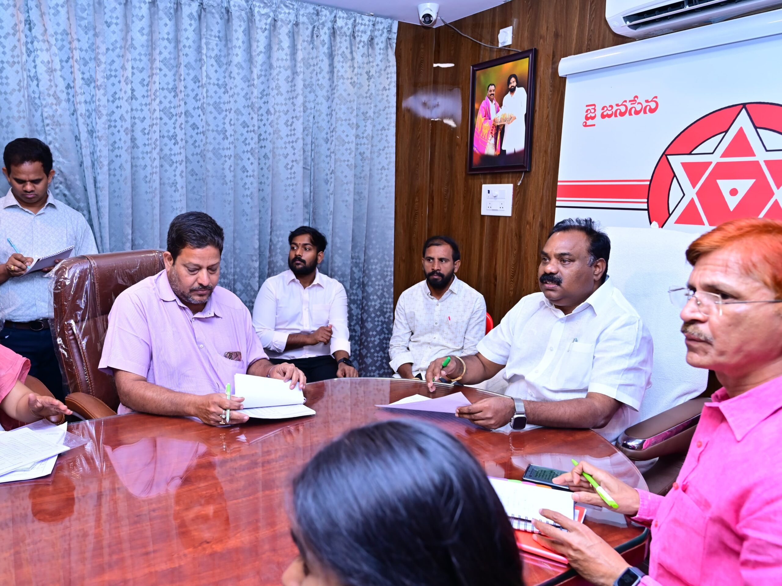 పథకాలు అమలులో నిర్లక్ష్యం వద్దు: ఎమ్మెల్యే బత్తుల