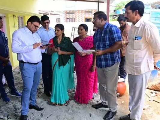 తాగునీటి సర్వేను పారదర్శకంగా పూర్తి చేయాలి: కలెక్టర్