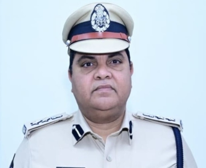 ఇంటర్మీడియట్ పరీక్ష కేంద్రాల వద్ద పటిష్ట బందోబస్తు: SP